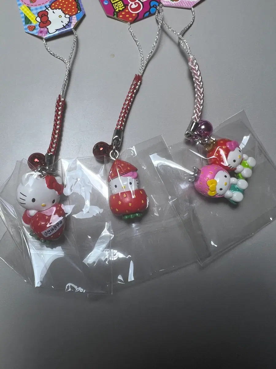 Kitty strap strawberry new item per piece
