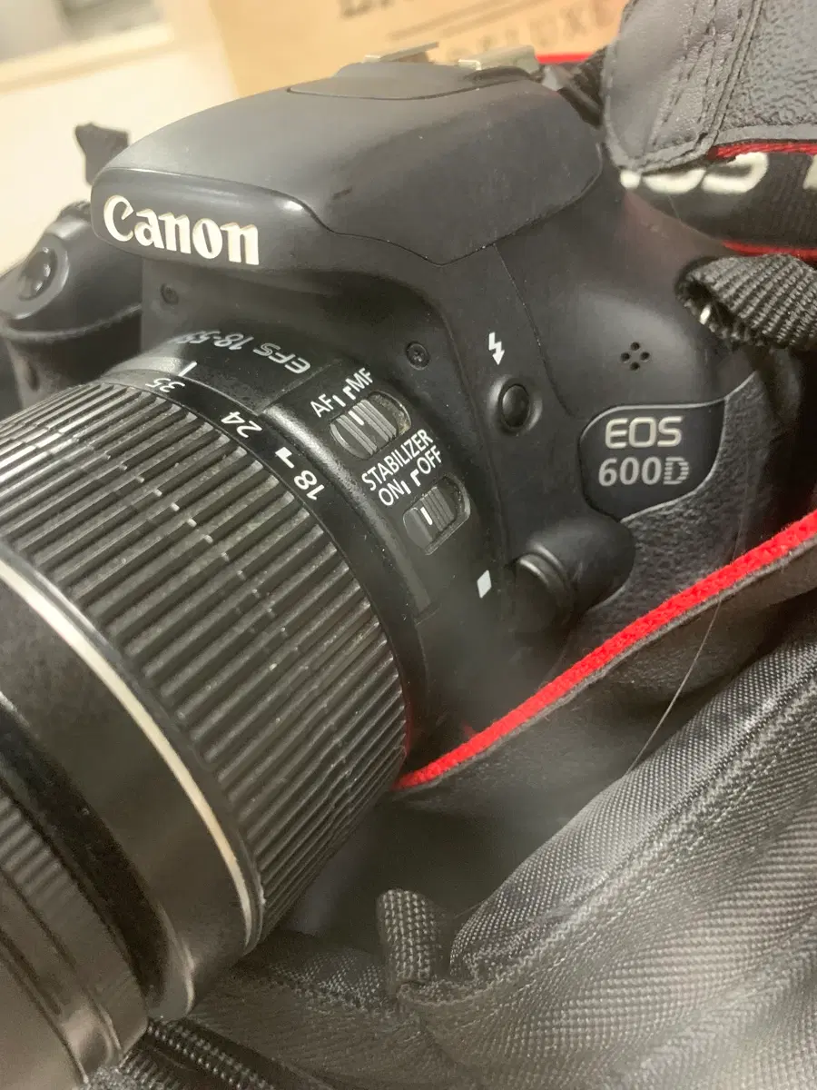 캐논 EOS 600D 18-55mm 렌즈 포함