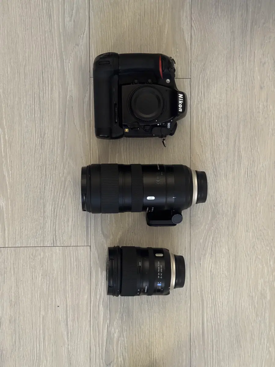 일괄판매 니콘 D810 카메라 + 렌즈 2개 + 펠리칸 케이스 외 다수