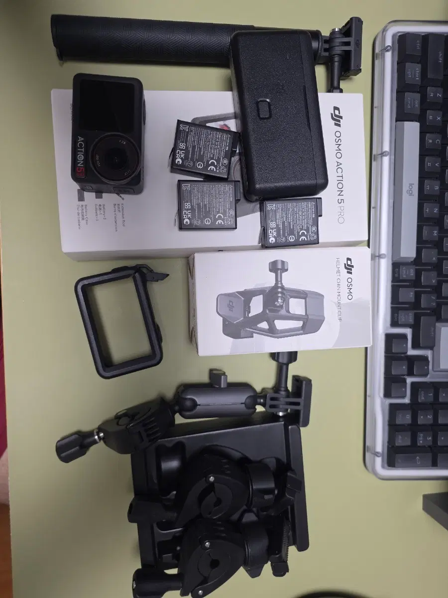 DJI 오즈모 액션 5 프로 어드벤처콤보
