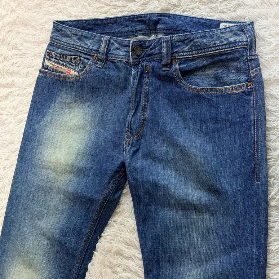 디젤 / DIESEL 사파도(SAFADO) 워싱 스트레이트 데님 팬츠 (W30 L30)