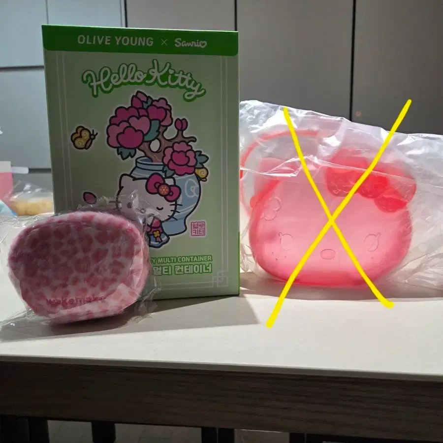 헬로키티 레오파드 파우치 한복키티 컨테이너 미개봉