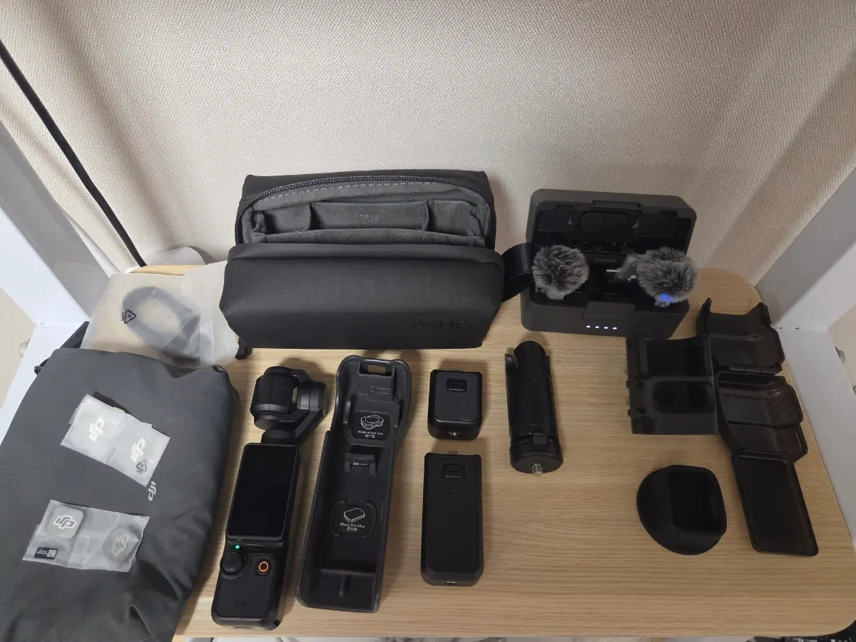 DJI 오즈모 포켓3 + Mic Mini 2 풀세트 + 배터리핸들/광각렌즈