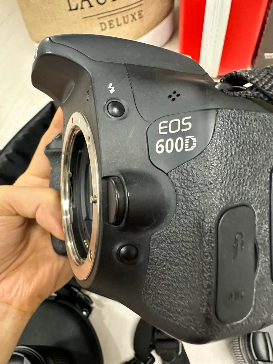 캐논 EOS 600D 카메라 바디만