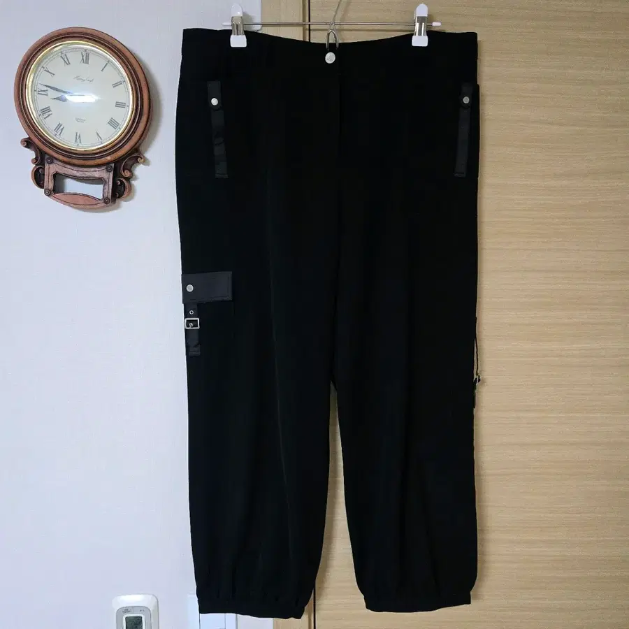 가피(GAFFY) 카고 비조 장식 조거 팬츠