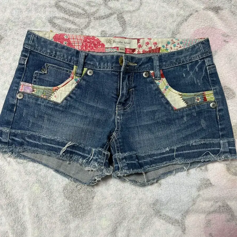 써스데이 아일랜드 y2k 빈티지 로우라이즈 패치워크 숏팬츠