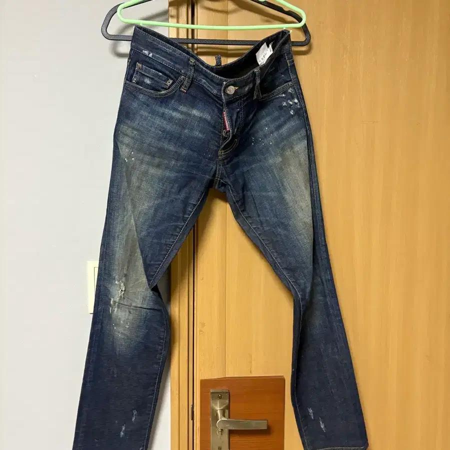 디스퀘어드 가죽패치진 슬림46