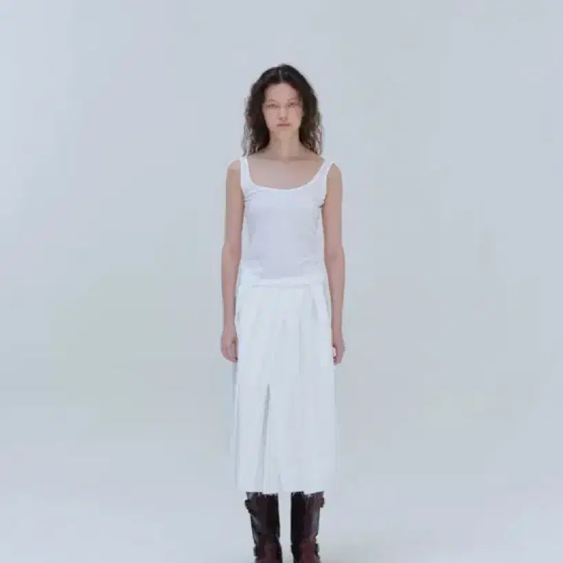 리포스 CUTTING PLEATS SKIRTS