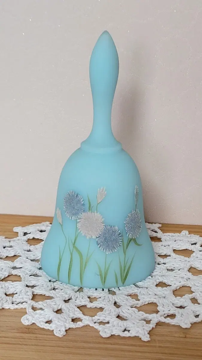 Fenton( 펜톤 )푸른 새틴 서리가 내린 애스터즈 핸드페인트및 아티스트 작가 친필서명/ 빈티지/ 희귀품