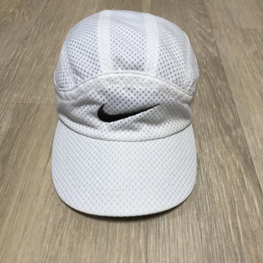 OS) 00's 나이키 NIKE 에미넴 참새모자 테일윈드 메쉬캡 화이트