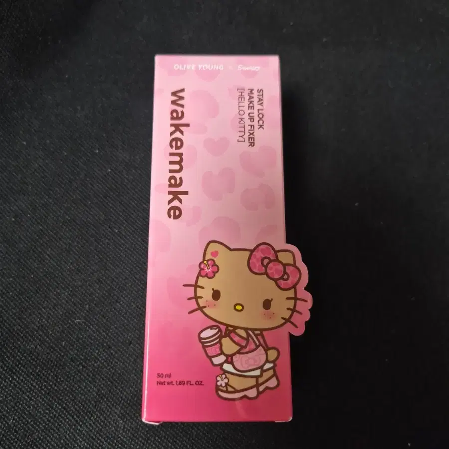 [미개봉] 웨이크메이크 x 레오파드 헬로키티 스테이 락 메이크업 픽서 50ml