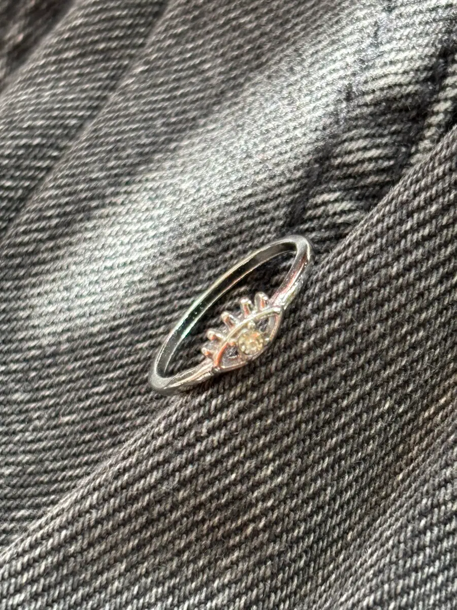 vintage pure eyesight ring