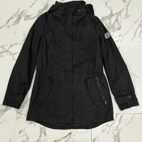 DKNY 블랙 사파리 바람막이