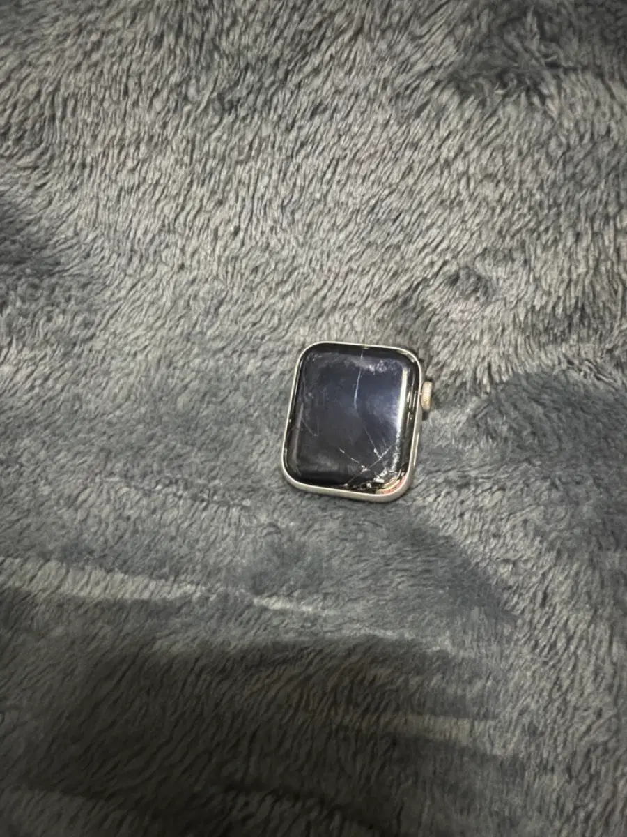 애플워치 se 2세대팔아요 GPS, 40mm 알루미늄 케이스Apple Watch SE