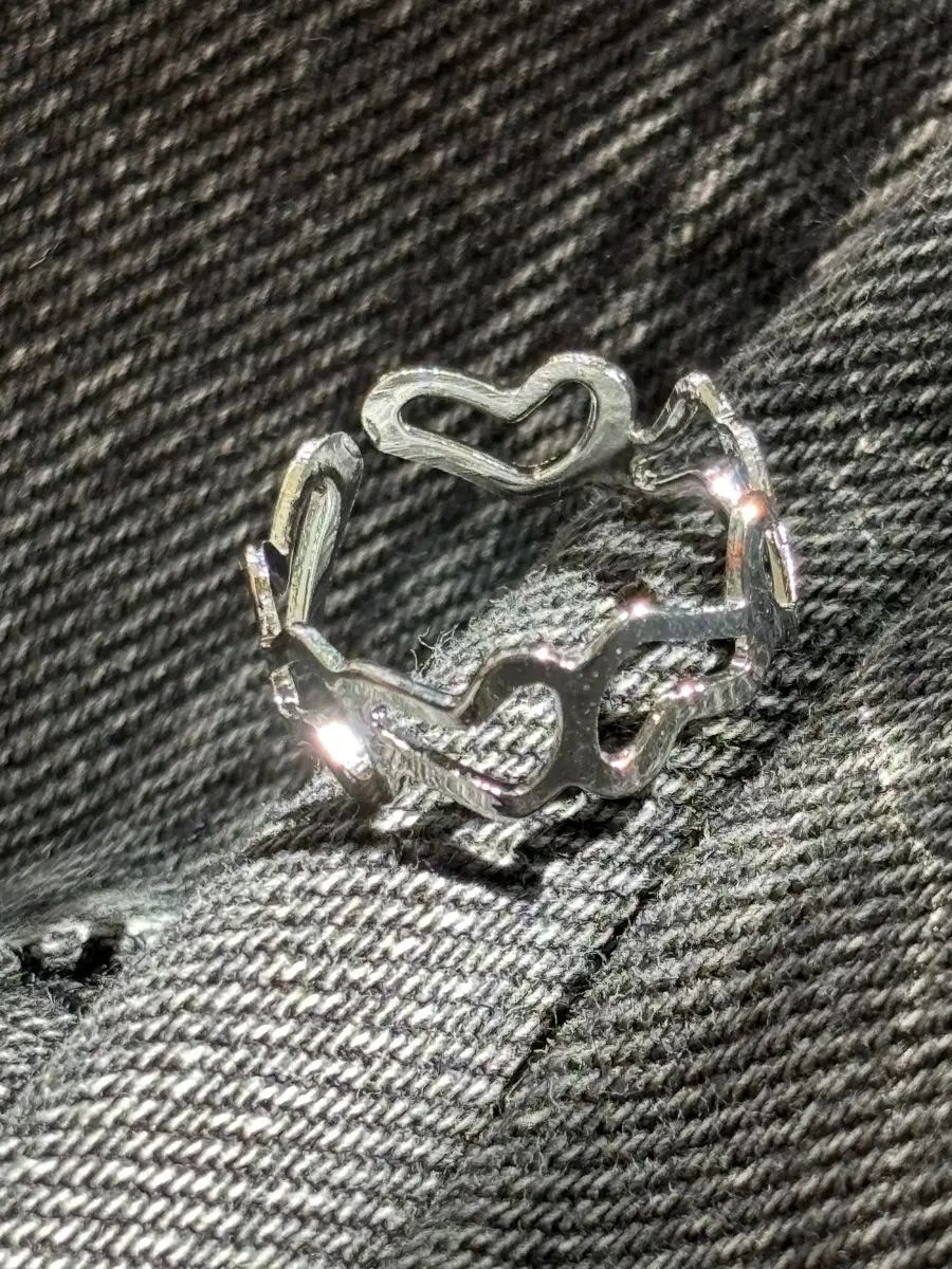 vintage linked hearts ring