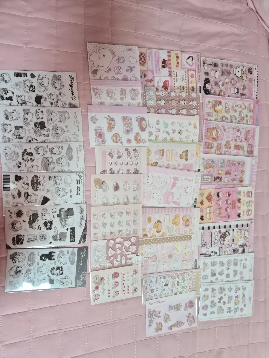 다꾸일괄처분(씰스티커,해피냥데이,냐츠냐,탄뽀뽀,슬로우스터프,아르센,석새날,산리오,모조지,키스컷,통마테,스티커,바인더,다꾸,키링,핀버튼