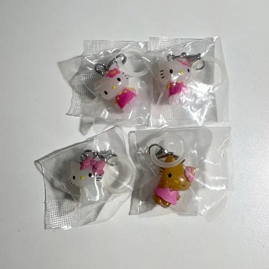 헬로키티 키티 메지루시 키링 꽃 챠미키티 태닝