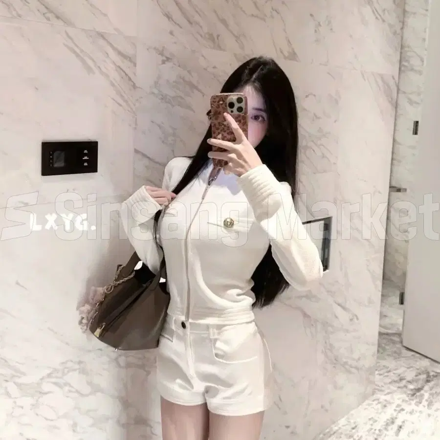 [빠른발송] 골드버튼 크롭 니트자켓