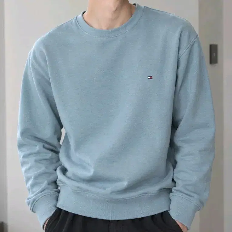 타미힐피거 맨투맨 L 하늘색