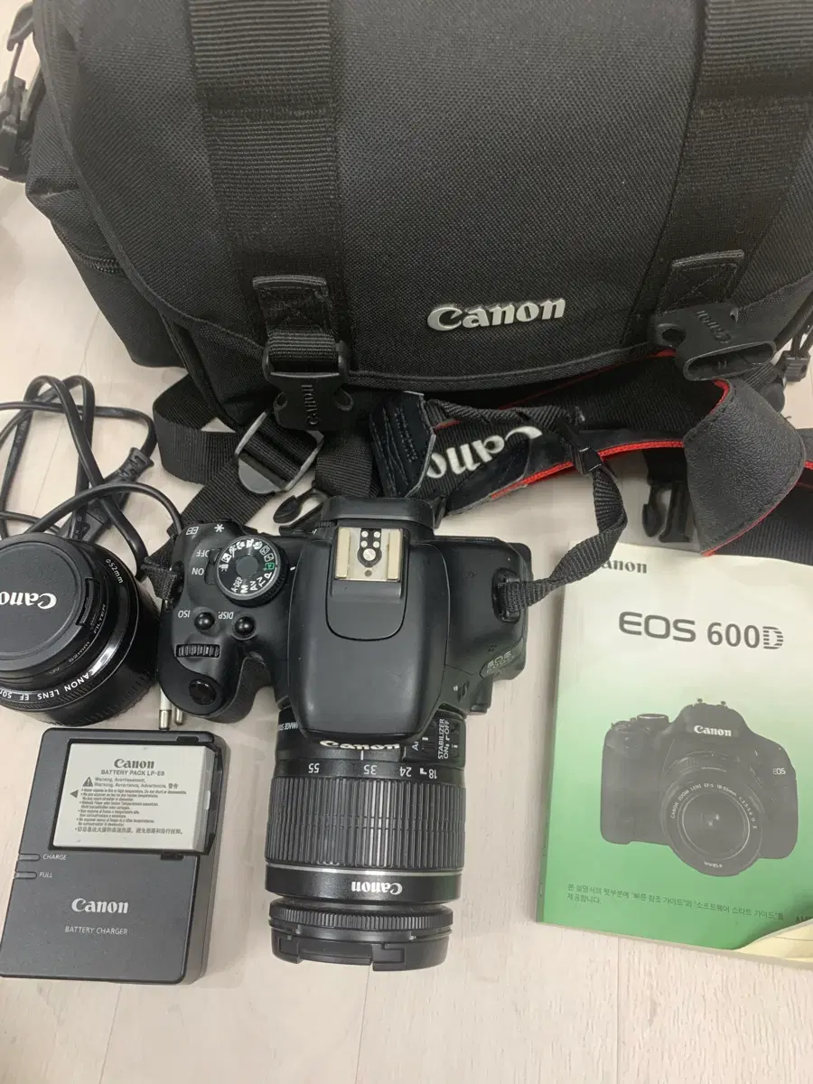 캐논 EOS 600D 카메라 및 가방 세트 (렌즈2개)