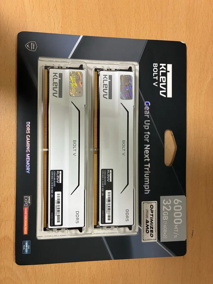 KLEVV BOLT 5 DDR5 32gb 6000 cl30 미개봉