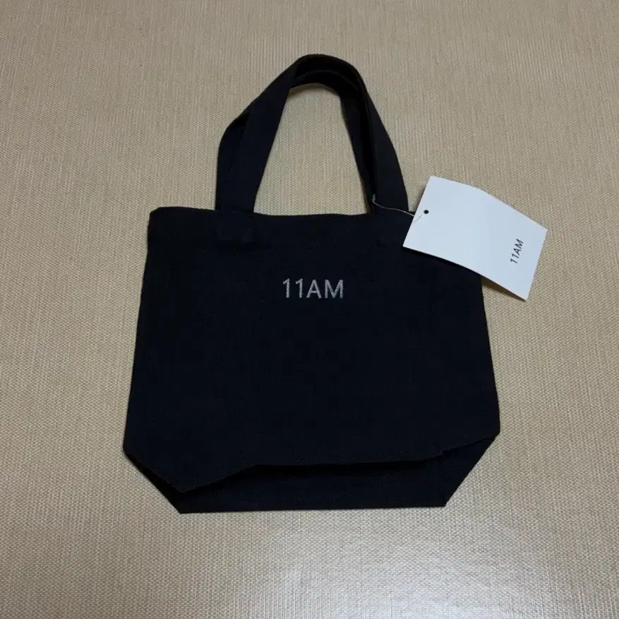 11AM 블랙 토트백