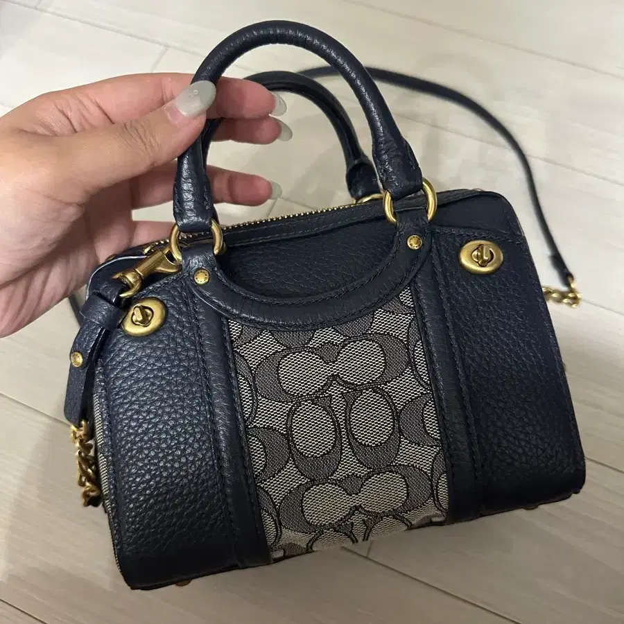 코치 시그니처 미니 보스턴백 네이비 Lark Bag 19