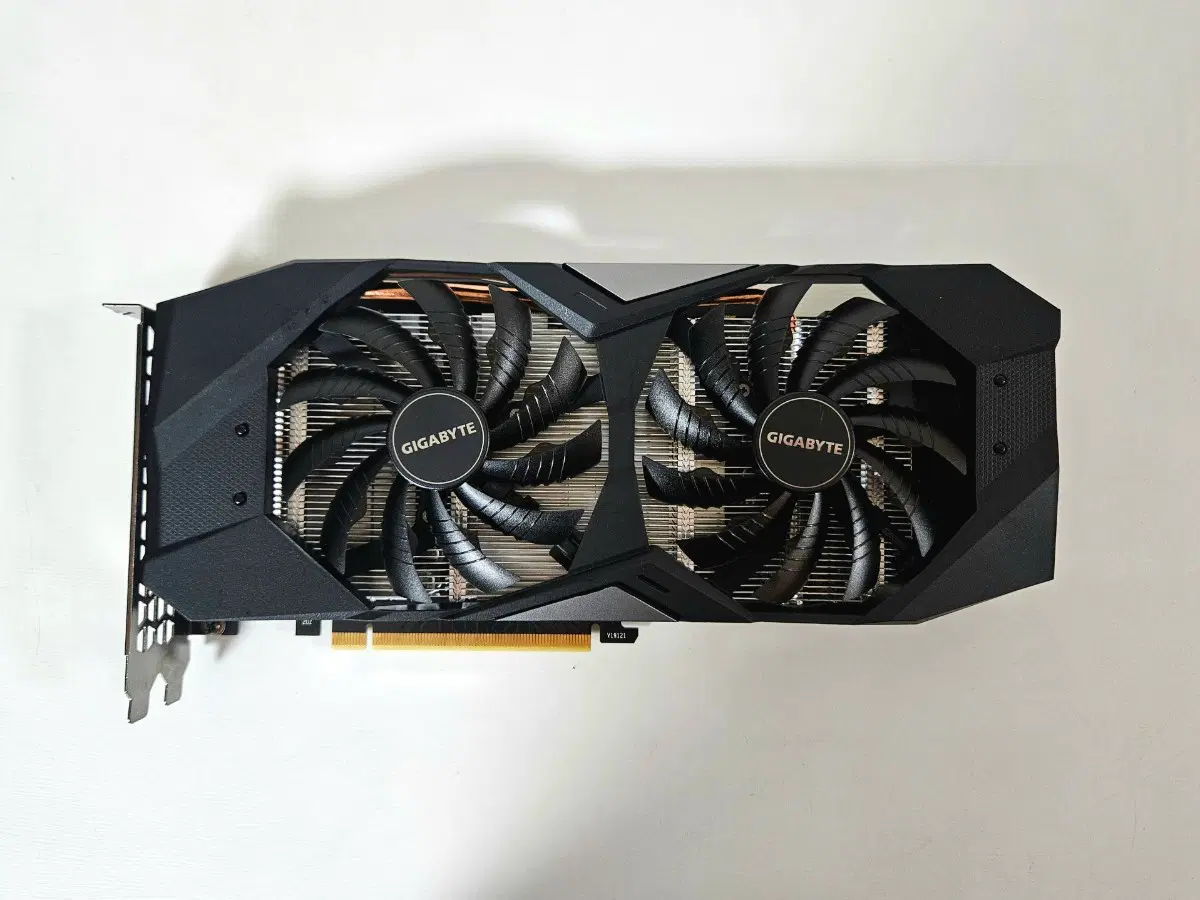 GIGABYTE 지포스 RTX 2070 WINDFORCE D6 8GB