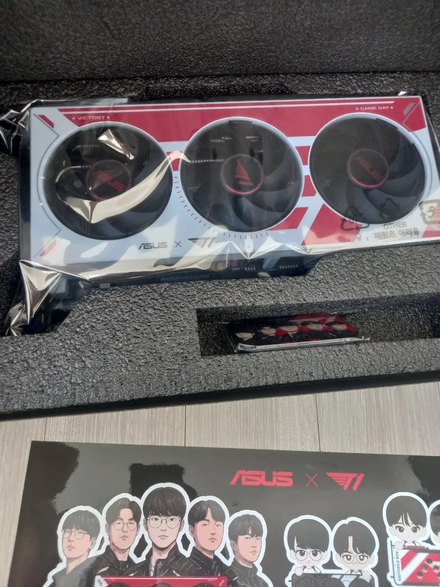 ASUS 그래픽카드 T1 콜라보 한정판 rtx5060ti 8gb 미개봉