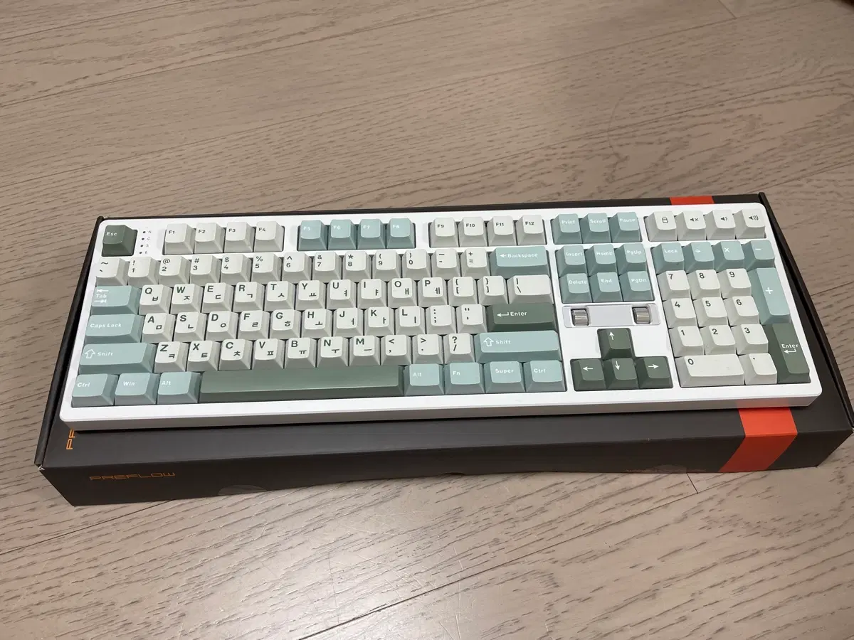 프리플로우 archon AK68 DualDial 유무선 기계식 키보드 말차라떼, 에그스톤축