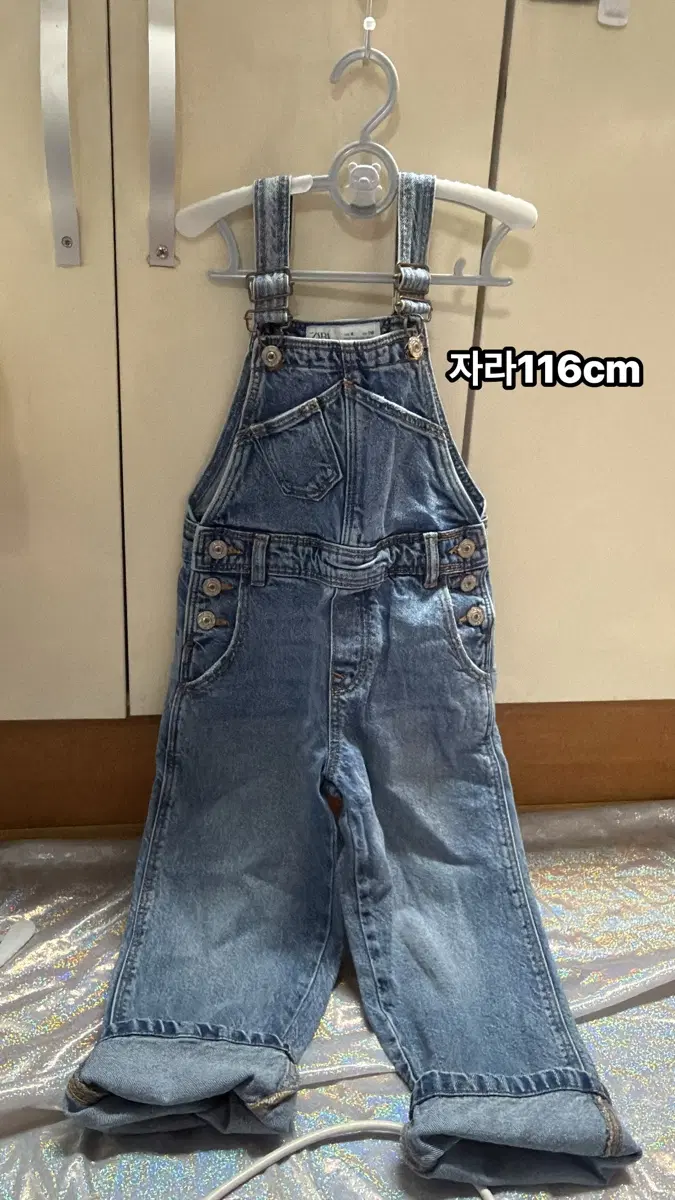 아기옷)자라 데님 멜빵바지 116cm