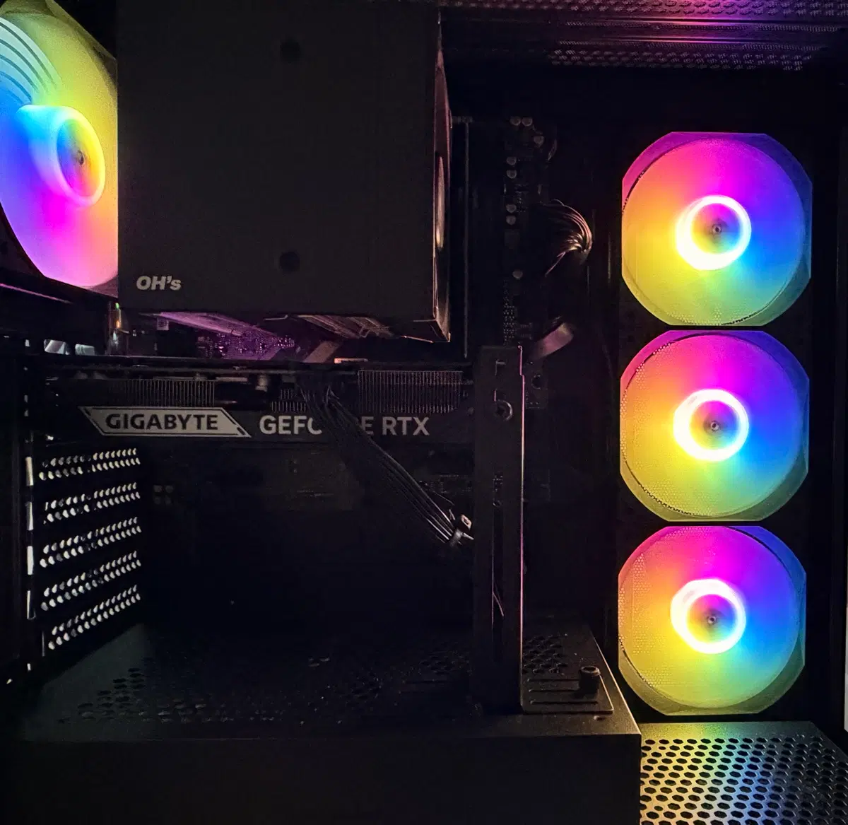 게이밍 컴퓨터 세트 7800x3d 5060ti8g 16gb