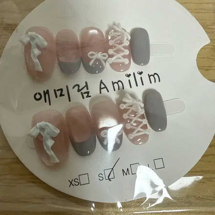 네일팁(s)