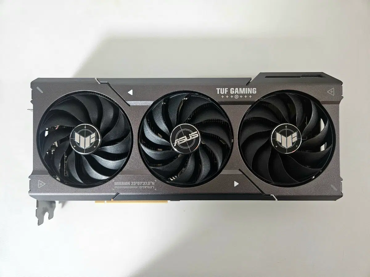 ASUS TUF Gaming 라데온 RX 7600 XT O16G OC D6 16GB