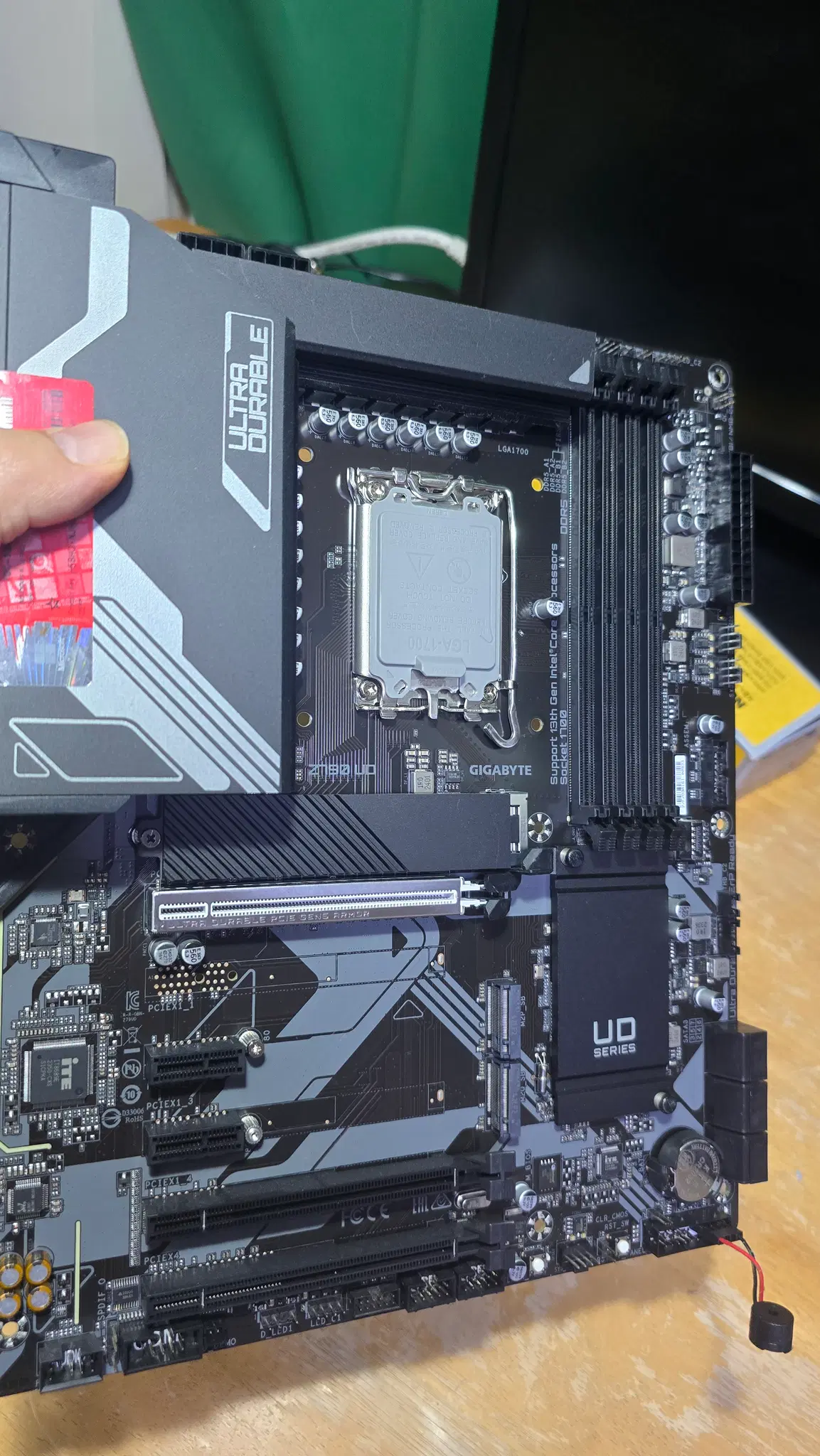기가바이트 Z790 UD 메인보드 유통사 피씨디렉트(윈도우 시디키 동봉)