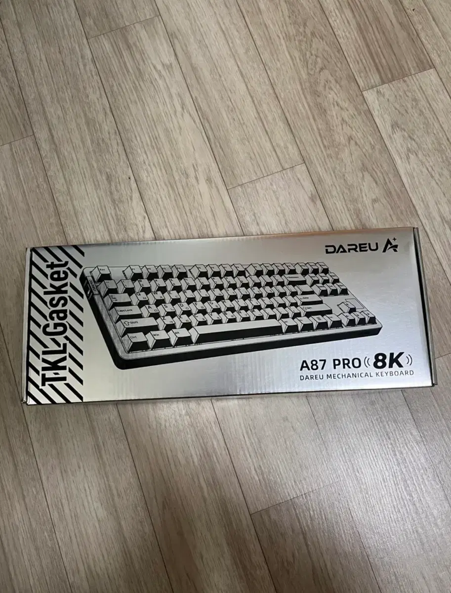 풀박스 다얼유 a87 pro 8k 스노우축 판매합니다