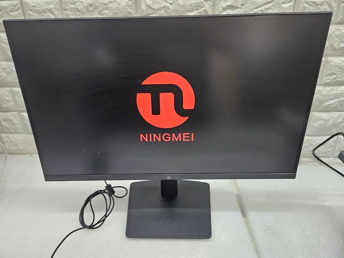 NINGMEI 24인치 LED 모니터 입니다