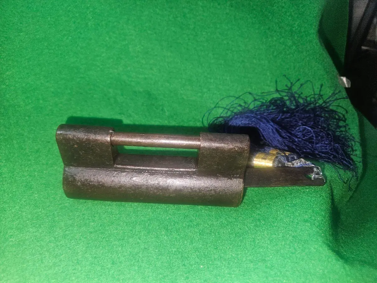 긴 열쇠 12.5cm를 갖춘 전통형 무쇠 자물쇠, 443g, 정상 작동