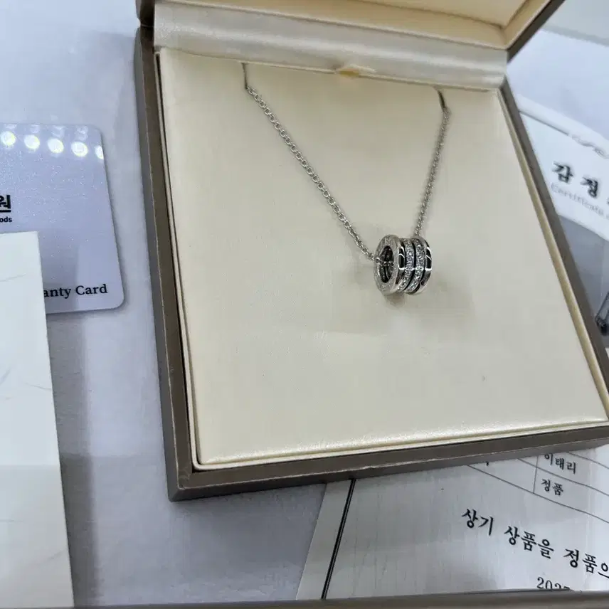 불가리 정품 비제로원 목걸이 화이트골드 파베다이아 사진 3