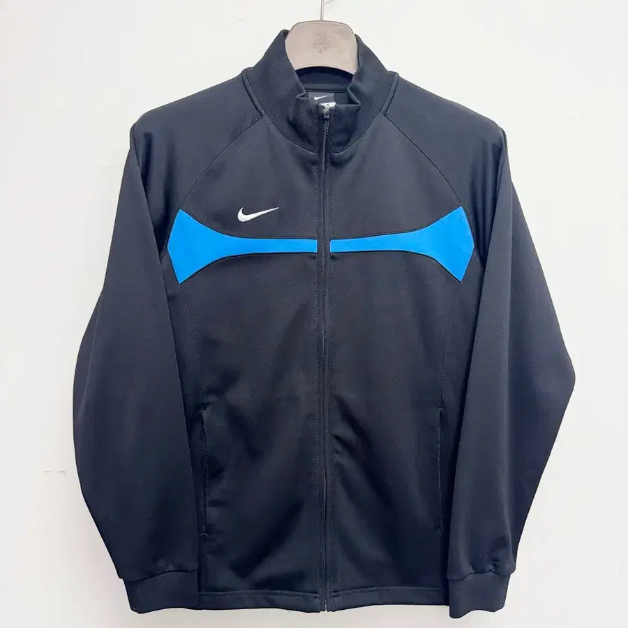 나이키 (NIKE) 올드스쿨 스우시 배색 트랙탑 져지 자켓 블랙 블루 / M (국내 95 ~ 100 추천)