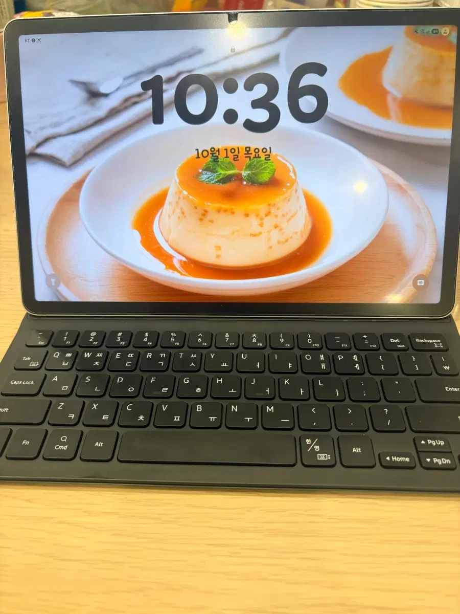 S급 삼성 갤럭시탭 S8 키보드 포함 판매합니다.