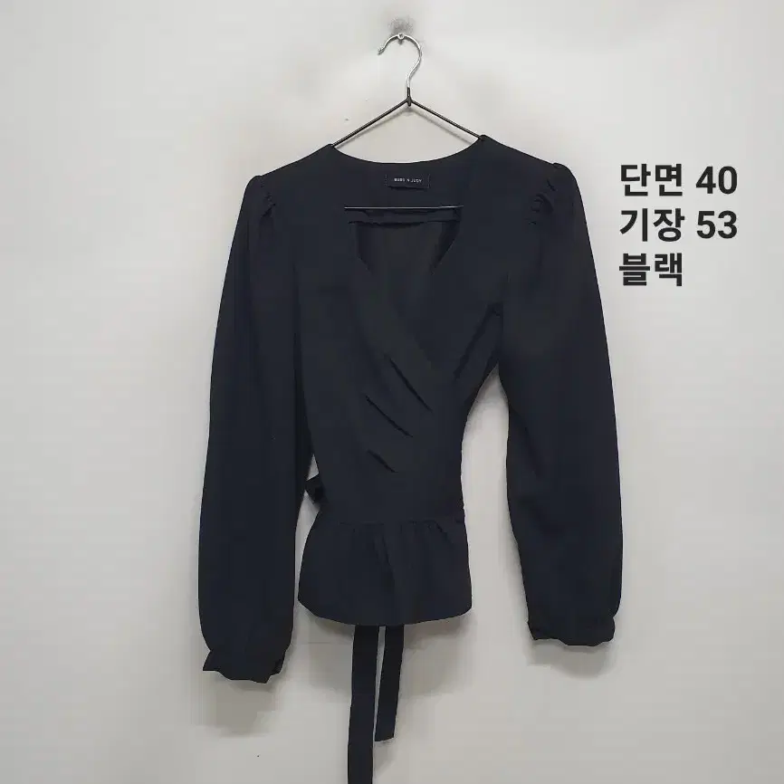 부루앤쥬디 블라우스