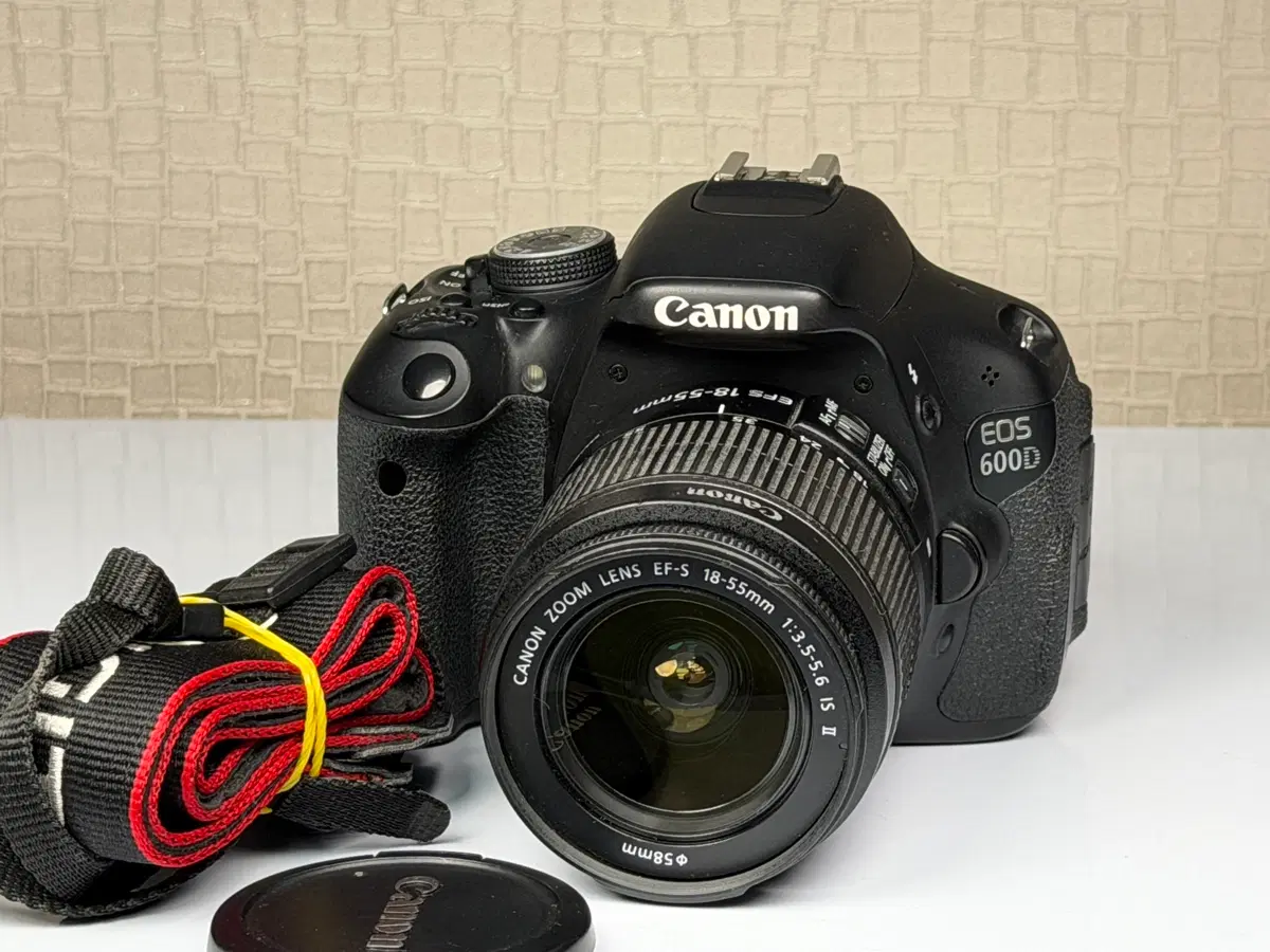 캐논 EOS 600D DSLR 카메라