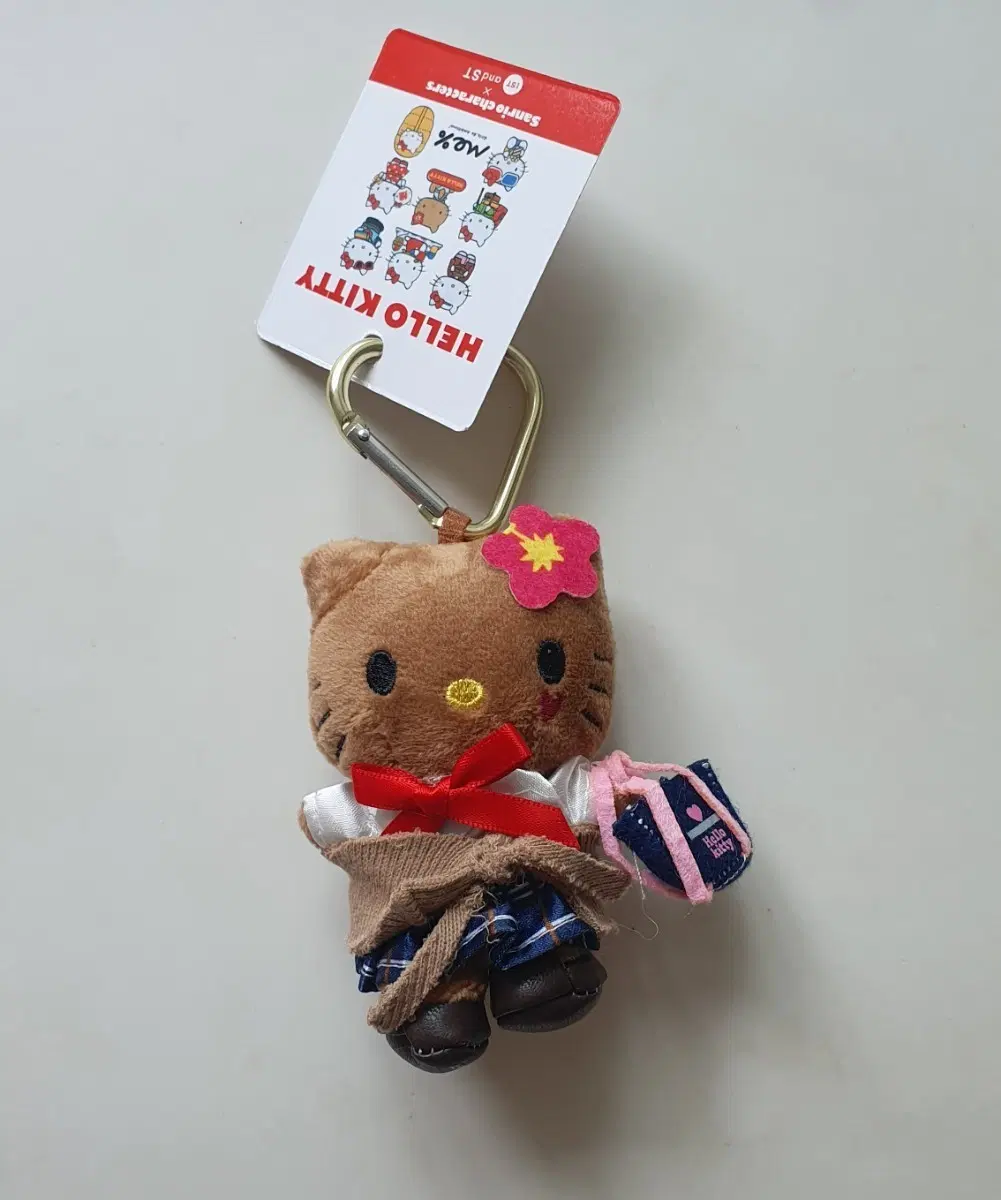 헬로키티 태닝 가루 인형 키링 새상품