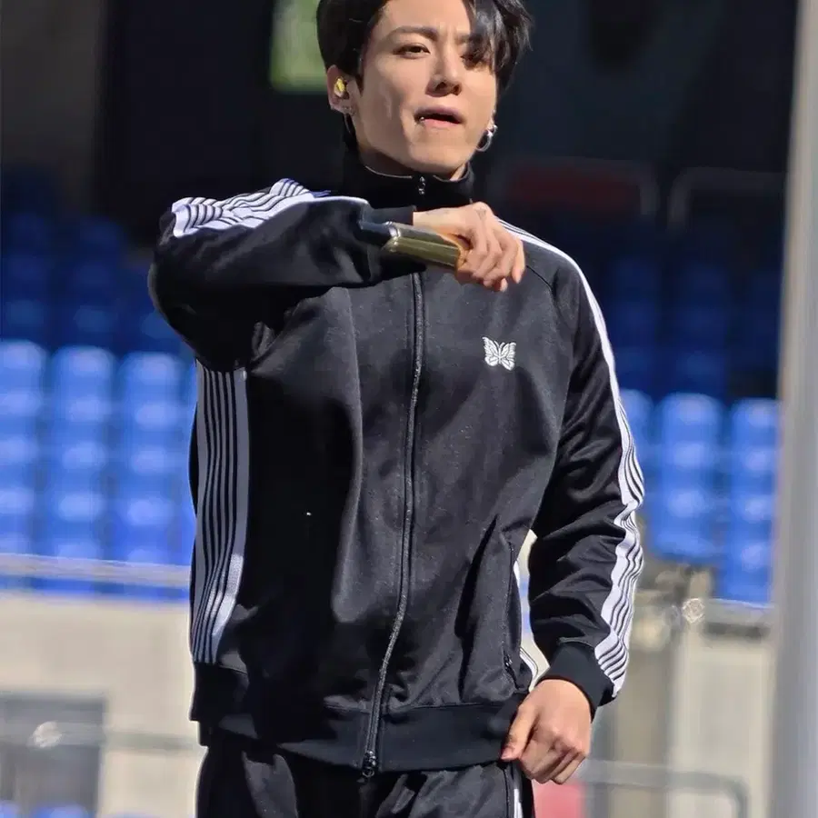니들스 트랙 자켓 블랙