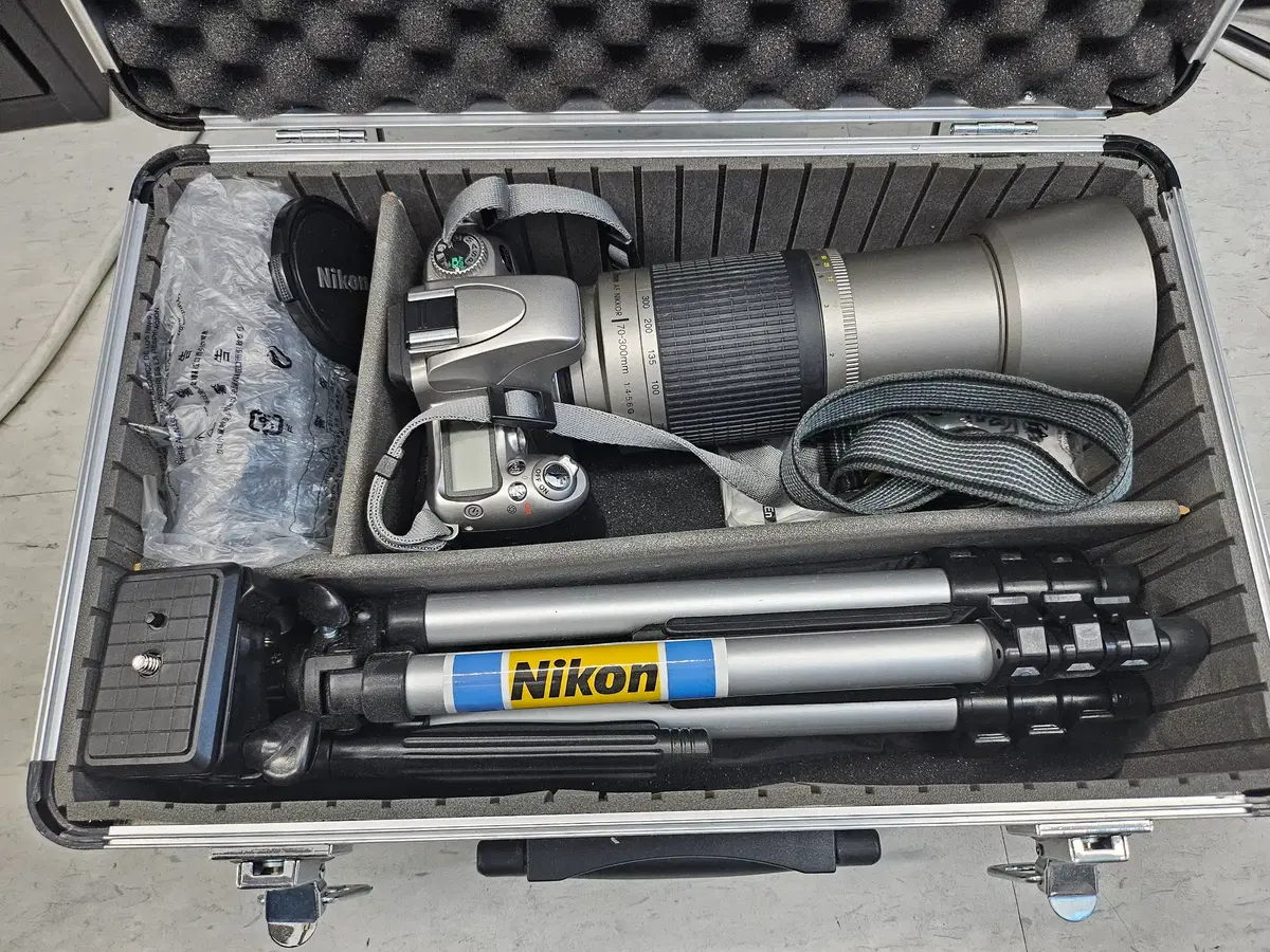니콘 F55 필름 카메라+니커 70-300mm f4 5.6G 렌즈 세트