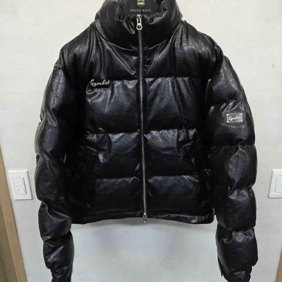 짐브로 헤비 레더 숏패딩 L