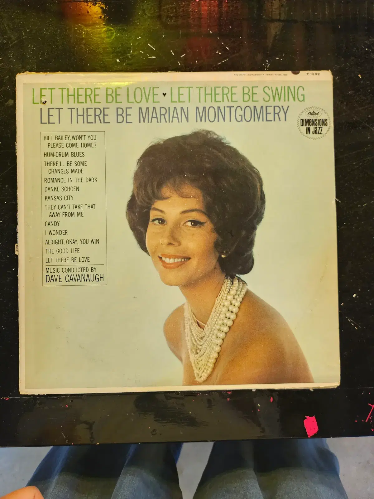 재즈 보컬리스트 마리안 몽고메리(Marian Montgomery)가 1963년에 발표한 정규 2집 명반 <Let There Be Love, Let There Be Swing, Le