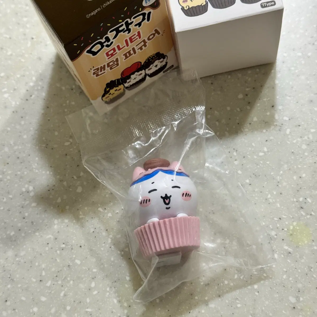 먼작귀 모니터 컵케이크 히든 하치와레 피규어 미개봉 새상품 치이카와 공식 굿즈