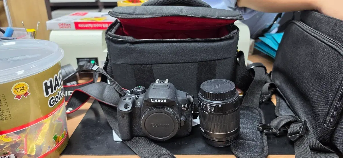 캐논 EOS 700D 카메라, 본체, 가방, 배터리, 충전기 구성 5000컷 미만